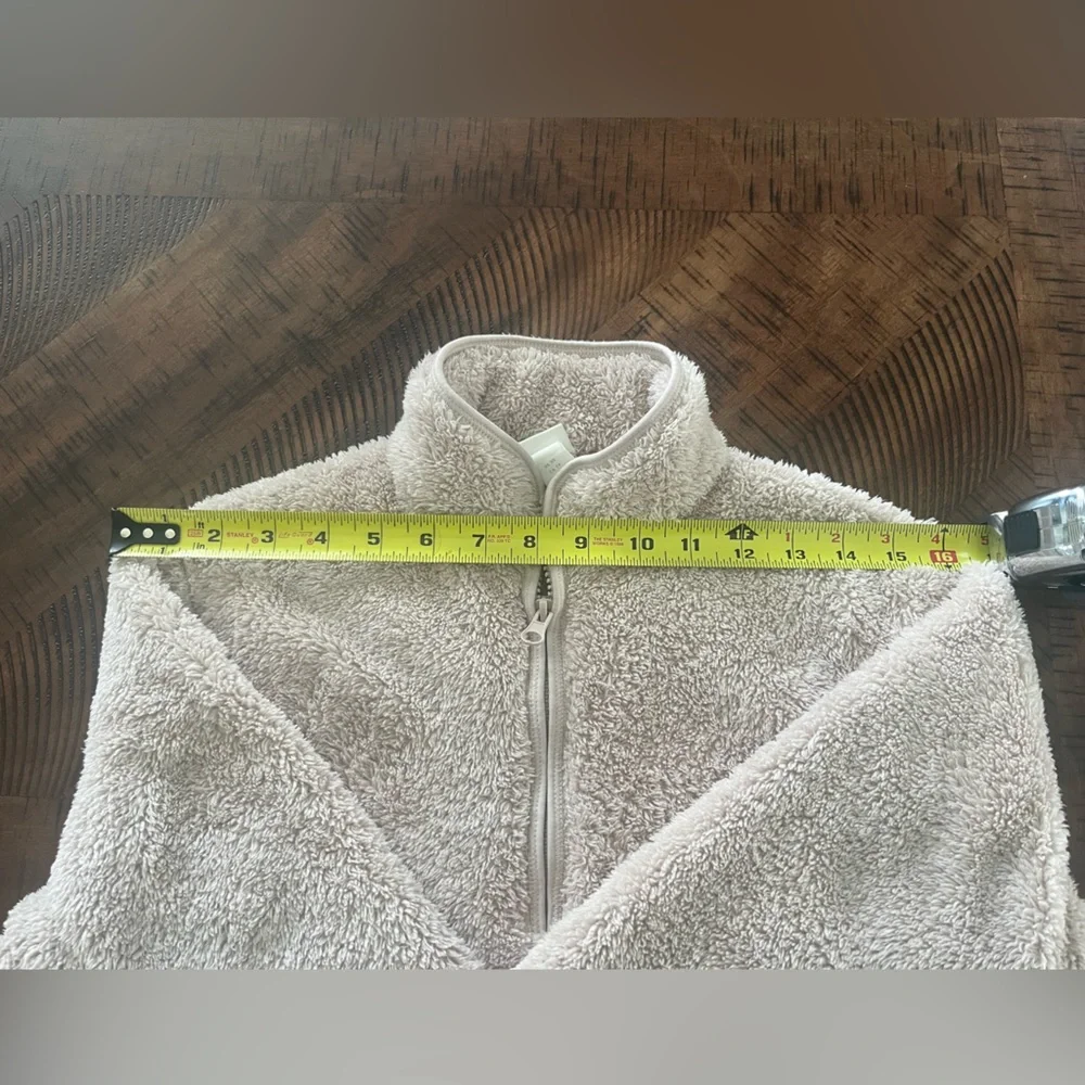 H&M Half Zip Sherpa Fleece in Beige - Picture 7 of 9